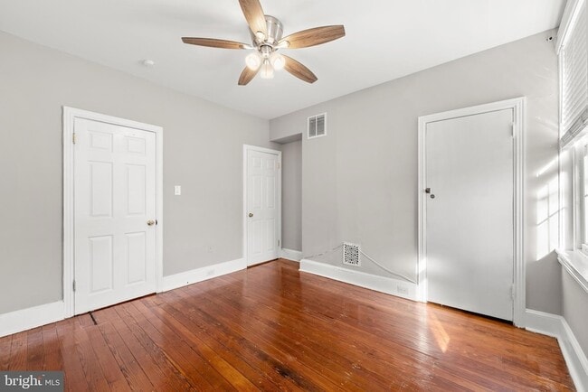 Building Photo - 601 Miller St