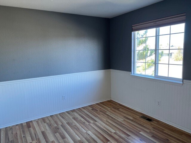 Building Photo - 1563 Cedarwood Dr