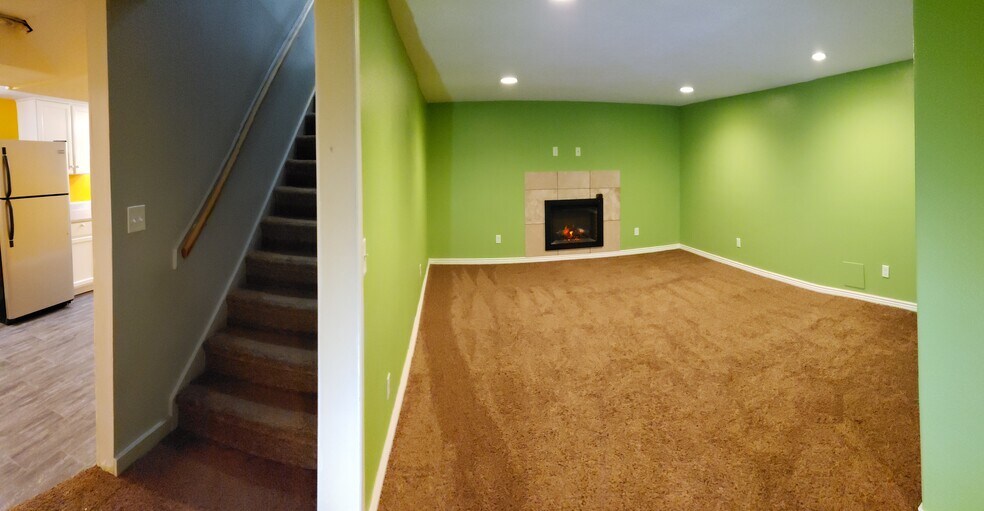 Living Room - 1079 S Woodruff Ave