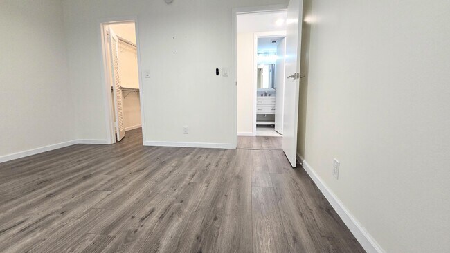 Building Photo - 3100 W Rolling Hills Cir