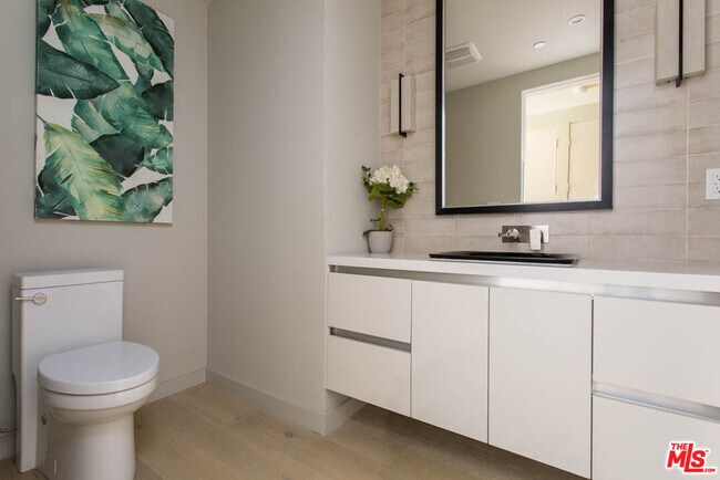 Building Photo - 1621 Malcolm Ave