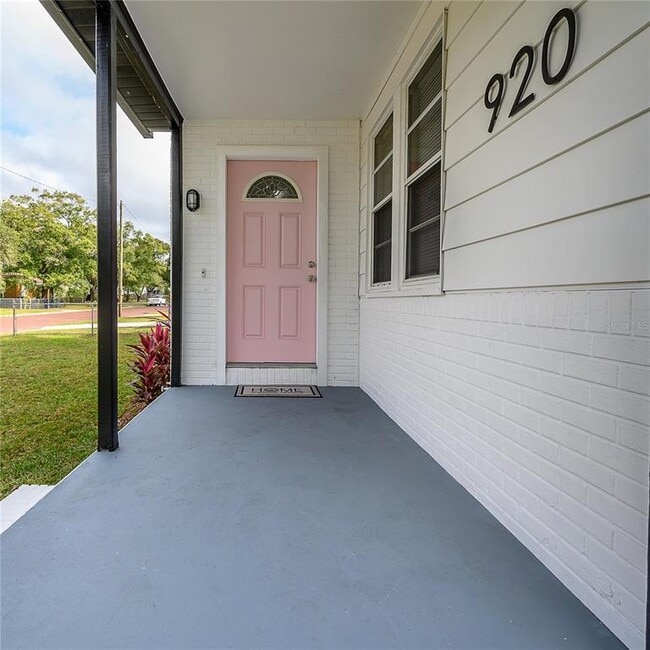 Building Photo - 920 W Orient St