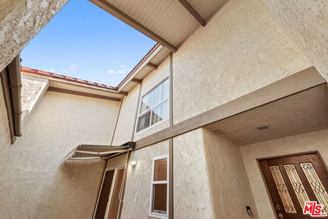 Building Photo - 106 Cresta Verde Dr