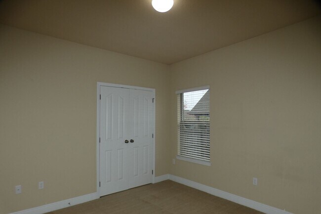 Building Photo - 3-Bedroom Home + Office/Flex Space