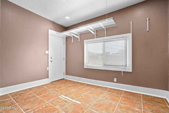 Building Photo - 711 Upson Dr