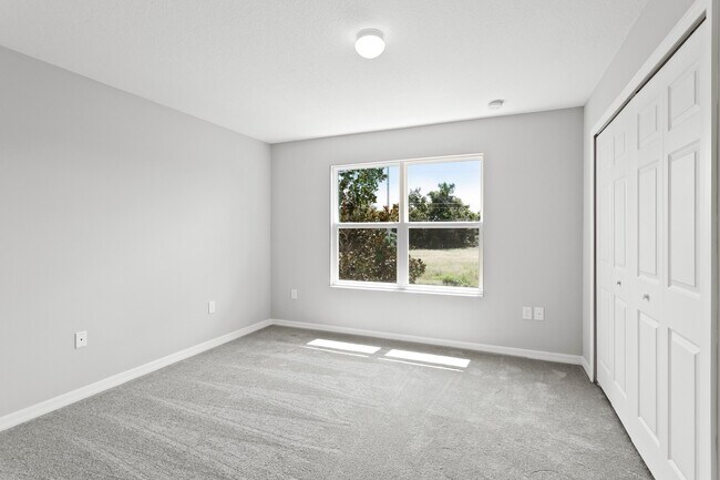 Building Photo - PENDING APPLICATION-MOVE IN SPECIAL-4/2.5 Beautiful Energy Efficient Townhome in St. Cloud