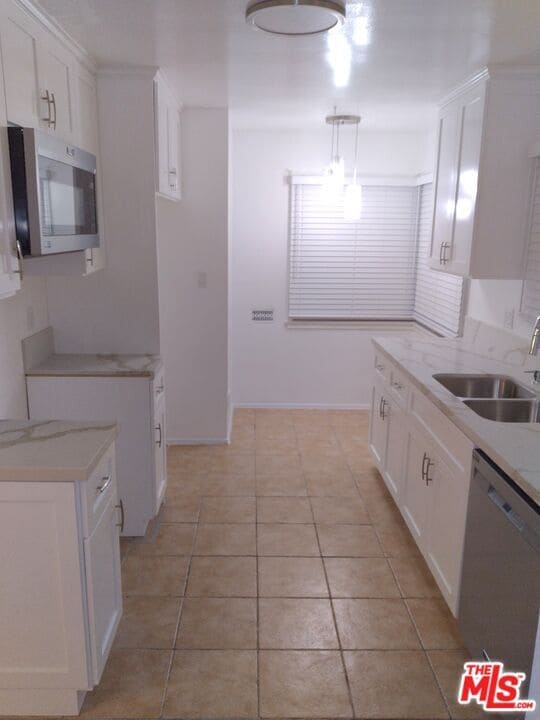 Building Photo - 3760 Wellington Rd