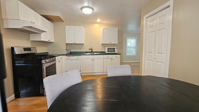 Building Photo - 22 Ward St