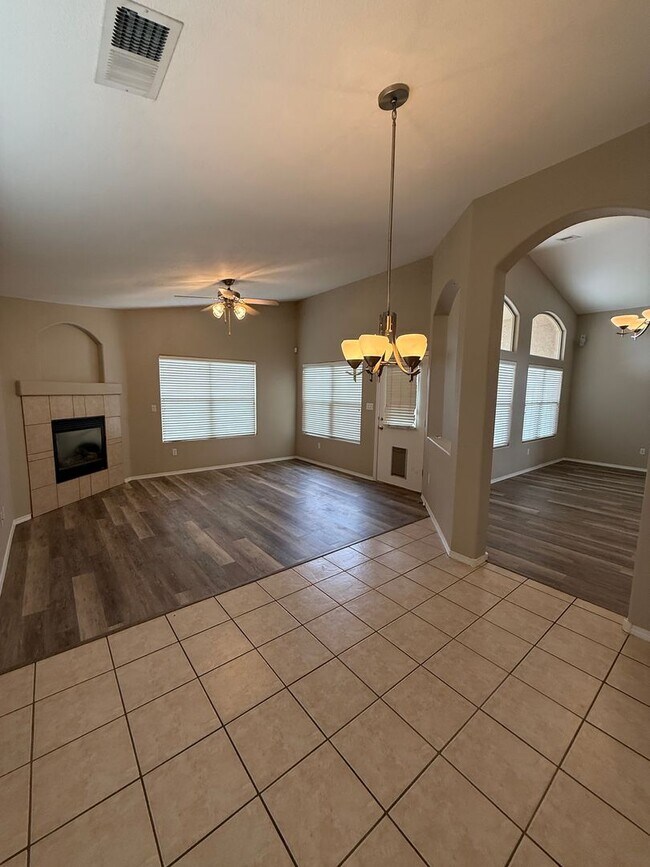 Building Photo - 2526 Tuscan Hills Ln
