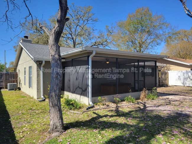 Building Photo - 11609 Shady Tree Pl