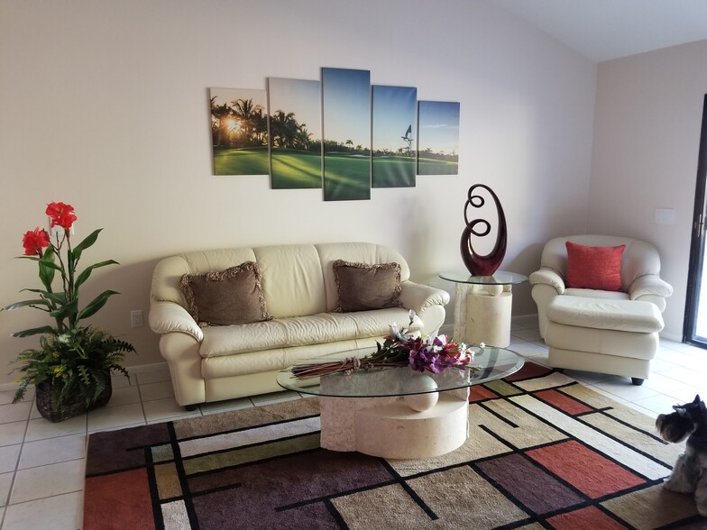 Living Room - 77402 Preston Trl
