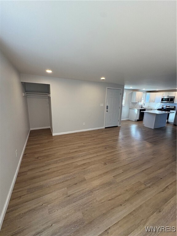 Building Photo - 862 Falcon Dr