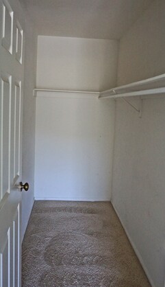 Walkin closest - 14849 Ripton Rd