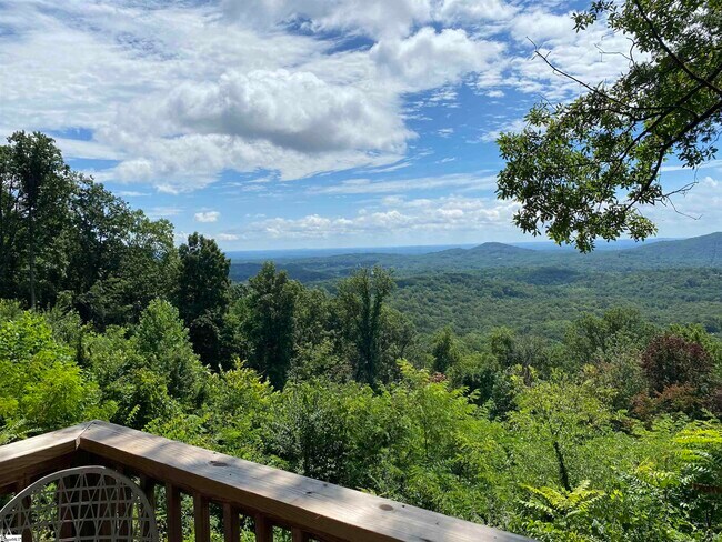 Building Photo - 1671 Hogback Mountain Rd