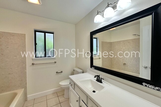 Building Photo - 3935 Balsam Dr