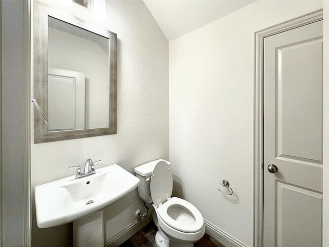 Building Photo - 4517 Bishop St