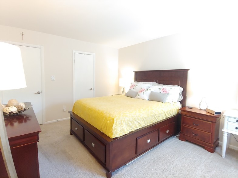 Bedroom 1 - 5578 Burnside Dr