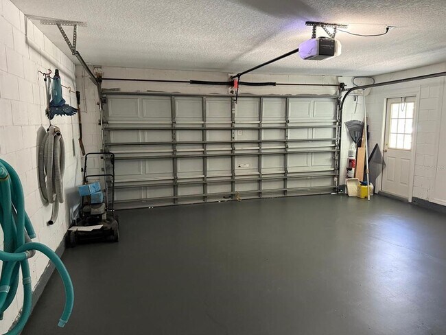 Building Photo - 1930 Torchwood Dr