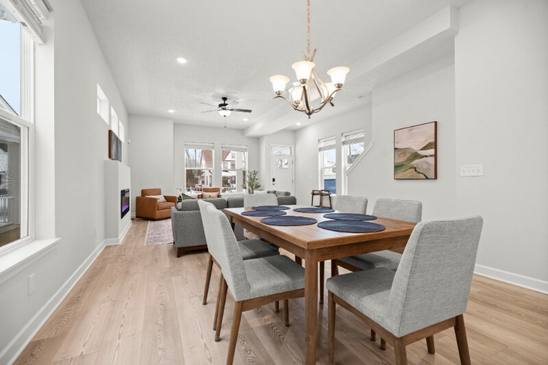 Building Photo - 2273 E 100th St