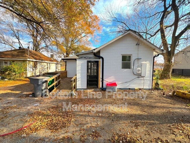 Building Photo - 218 Norwood Dr