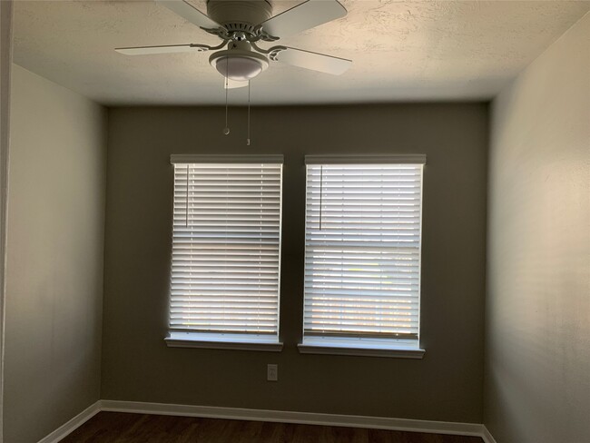 Building Photo - 3730 Lehall St