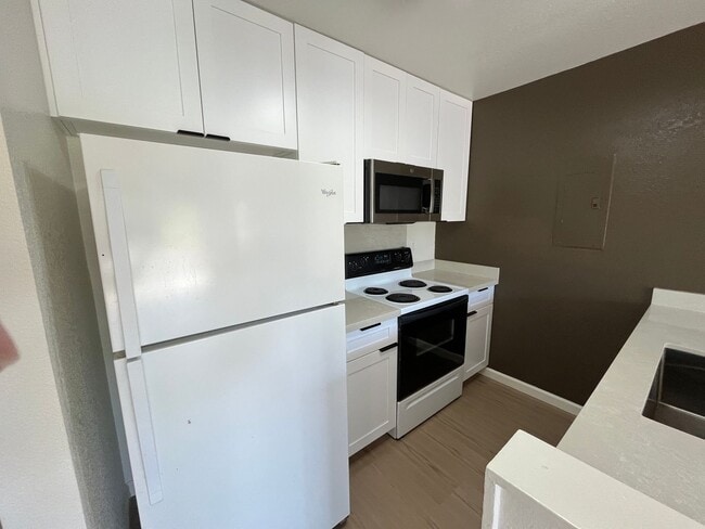 Building Photo - Crosspointe (Aiea/Honolulu) - 2 bed/2 bath...