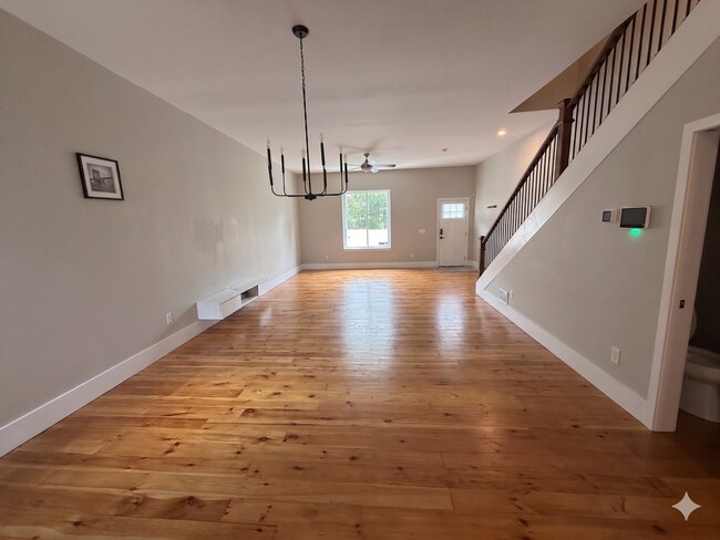 Building Photo - Modern Rental - Southside