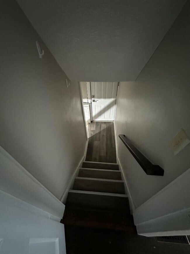 Building Photo - 99-101-101 Tibet Rd