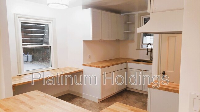 Building Photo - 3781 Northwood Rd