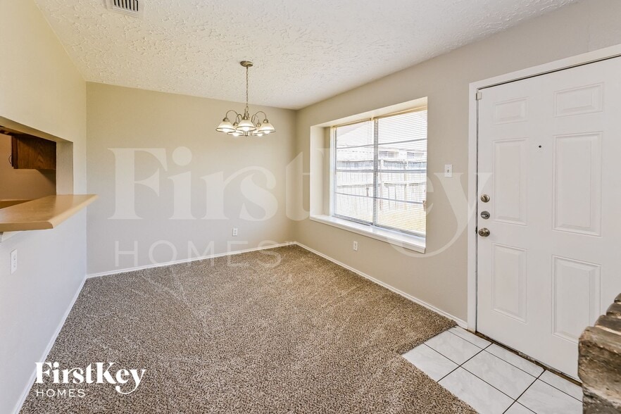 Building Photo - 8403 Rustwood Ct