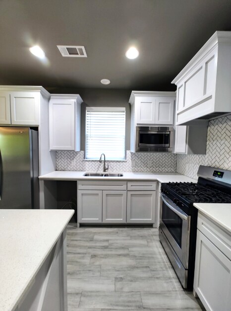 Building Photo - 7855 San Carlos St