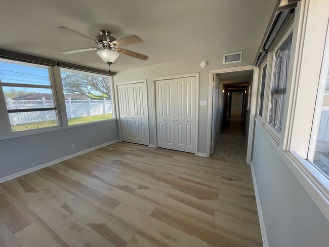 Building Photo - Show Stopper 3-Bedroom, 2-Bath Home with M...