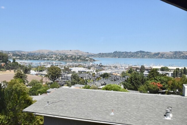 Building Photo - Rarely Available Sausalito Home with Amazing Views!