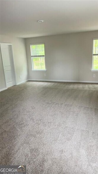 Building Photo - 327 Vly Oak Dr