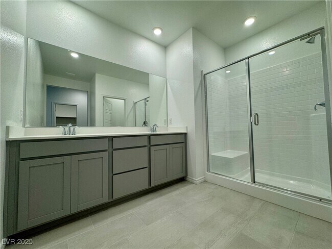 Building Photo - 337 Laurel Peak Dr