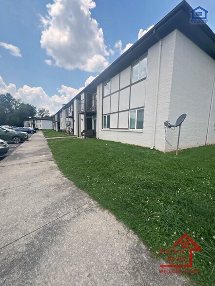 Primary Photo - 235 Vinewood Rd