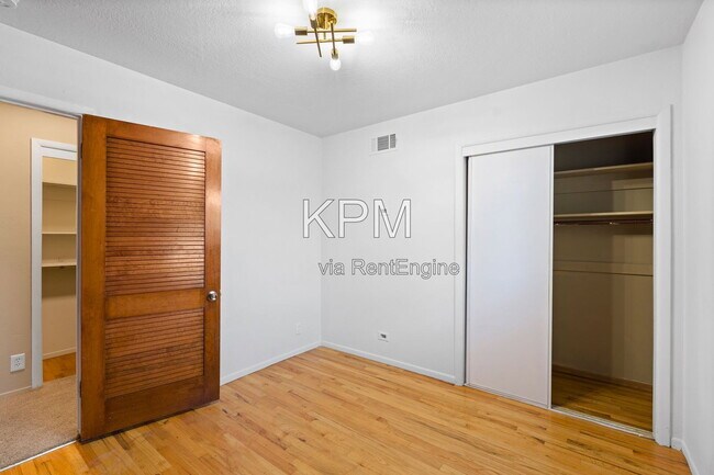 Building Photo - 2155 Portola Ave