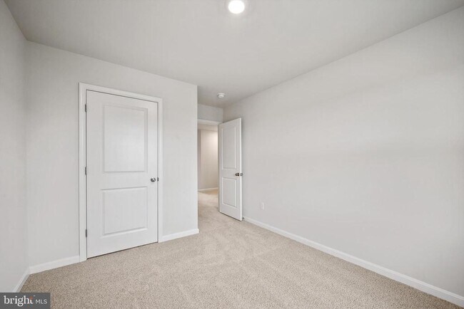 Building Photo - 116 Woodford Dr