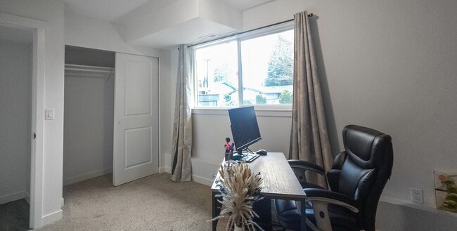 Building Photo - Beautiful 4 bedroom home in Tacoma