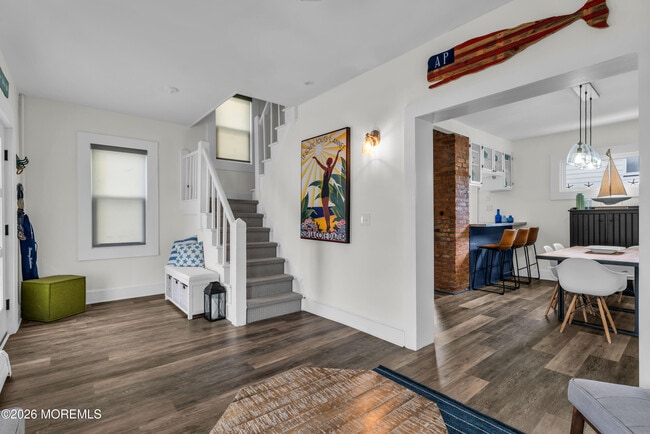 Building Photo - 1208 Bond St