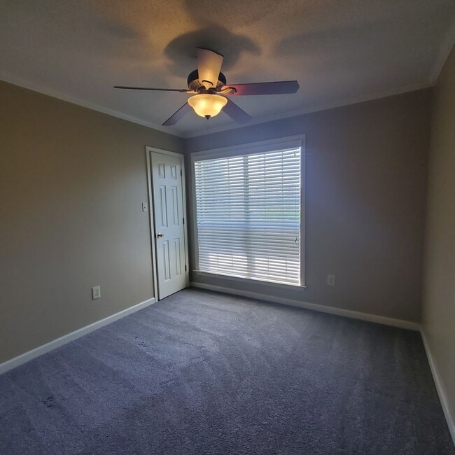 Building Photo - 3 Bedroom 2 Bath in Cordova off near Trinity and Sanga