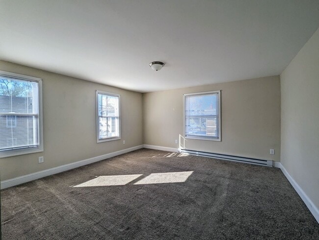 Building Photo - 223 W 6th St