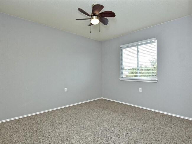 Building Photo - 5204 Krueger Ln