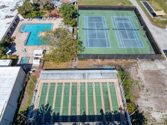 Building Photo - 2042 Australia Way W