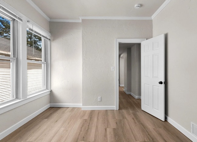 Building Photo - 4 Bedroom Single Family Home Available - G...