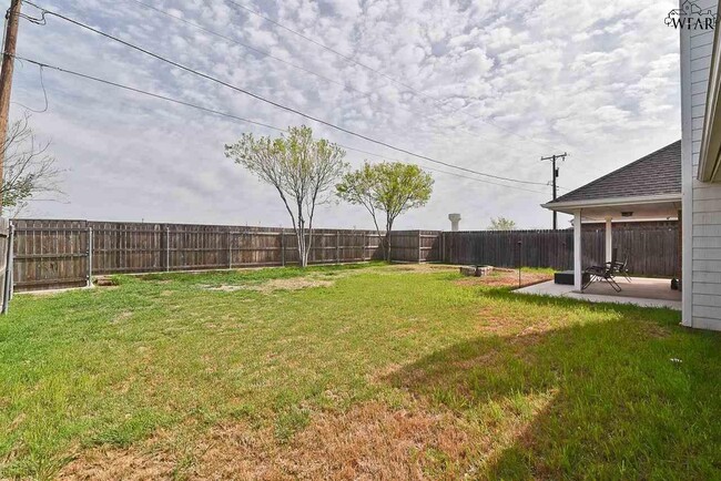 Building Photo - 5516 Chinaberry Dr