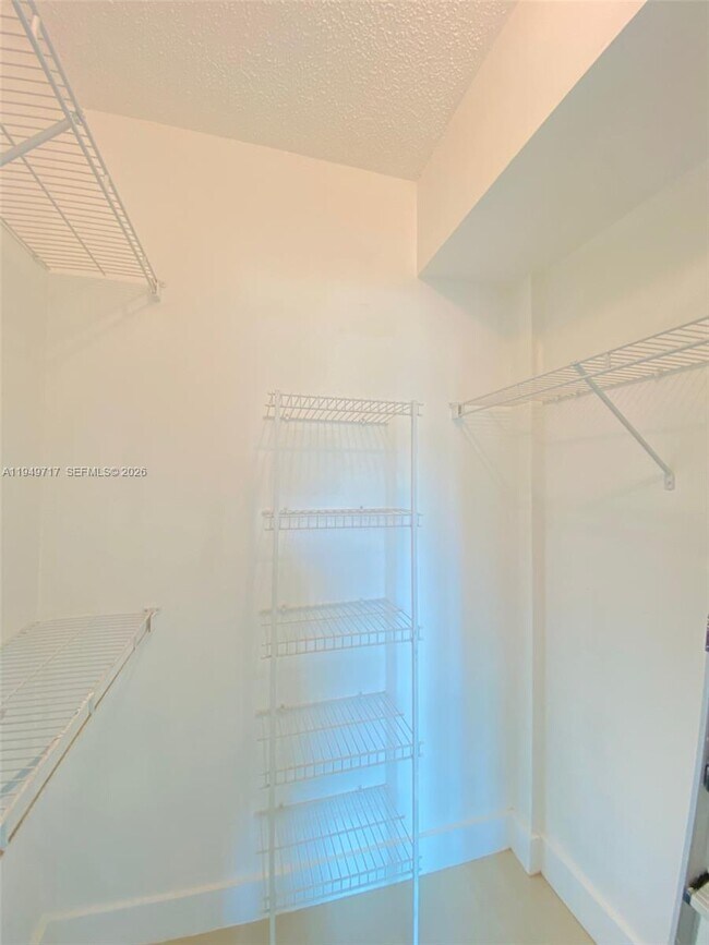 Building Photo - 2440 E Preserve Way