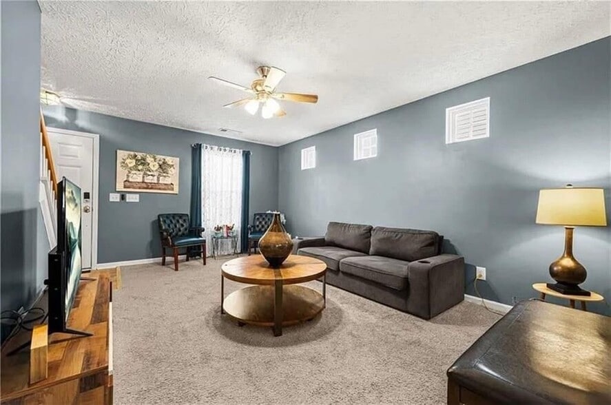 Building Photo - 188 Ilex Dr
