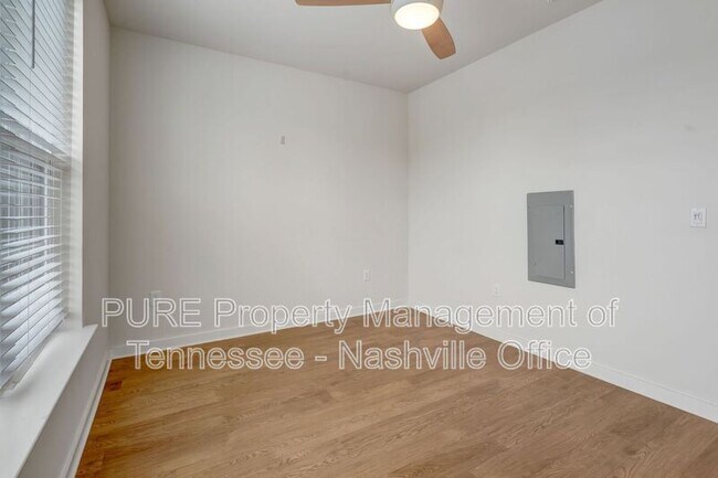 Building Photo - 600 E Trinity Ln