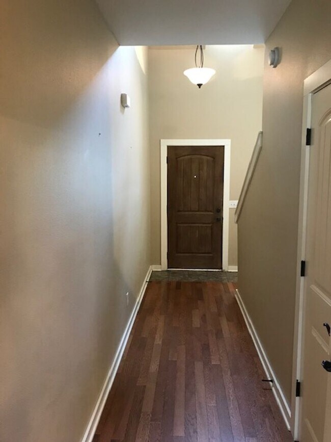 Building Photo - Maumelle Townhome